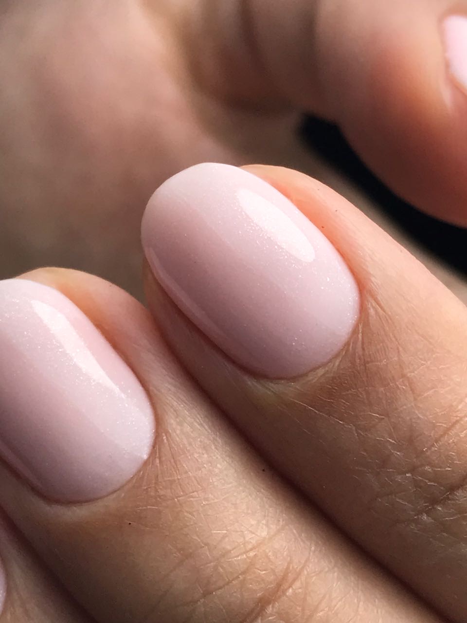 Glossy shimmer manicure finish