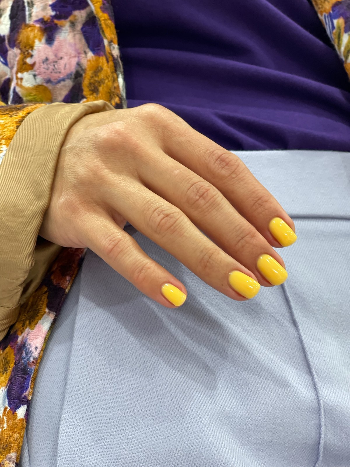 Mustard yellow glossy round manicure